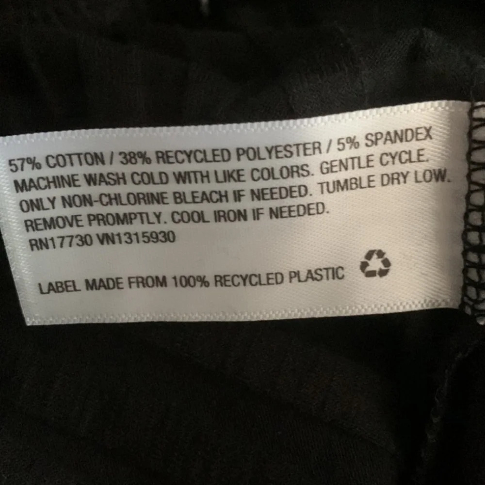 SHORTS - Picture 4 of 5